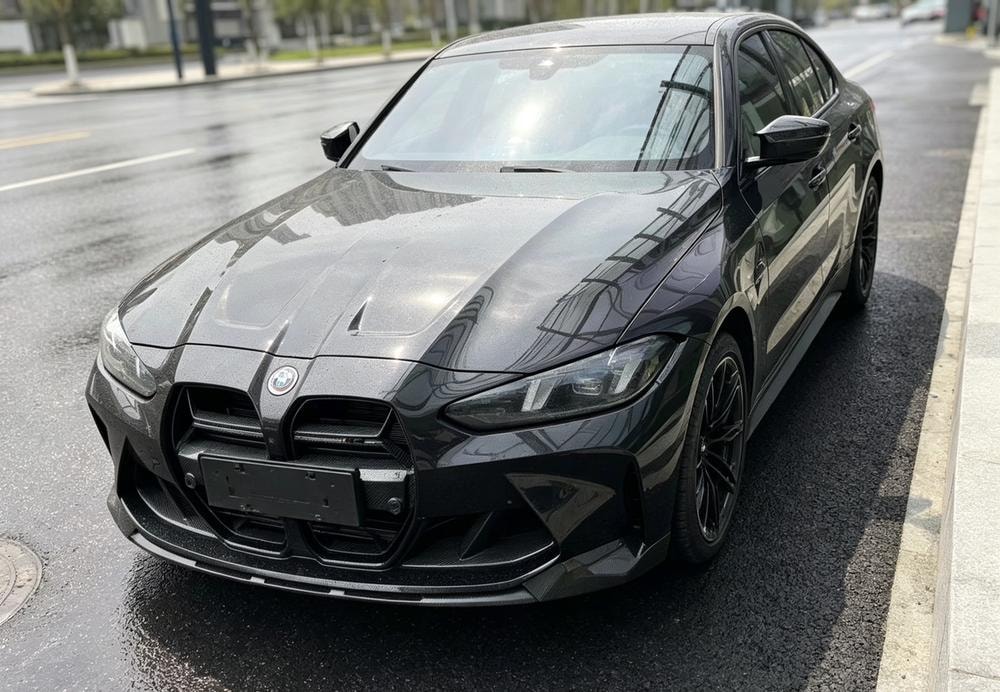 BMW M3 2024 — фото автомобиля 1