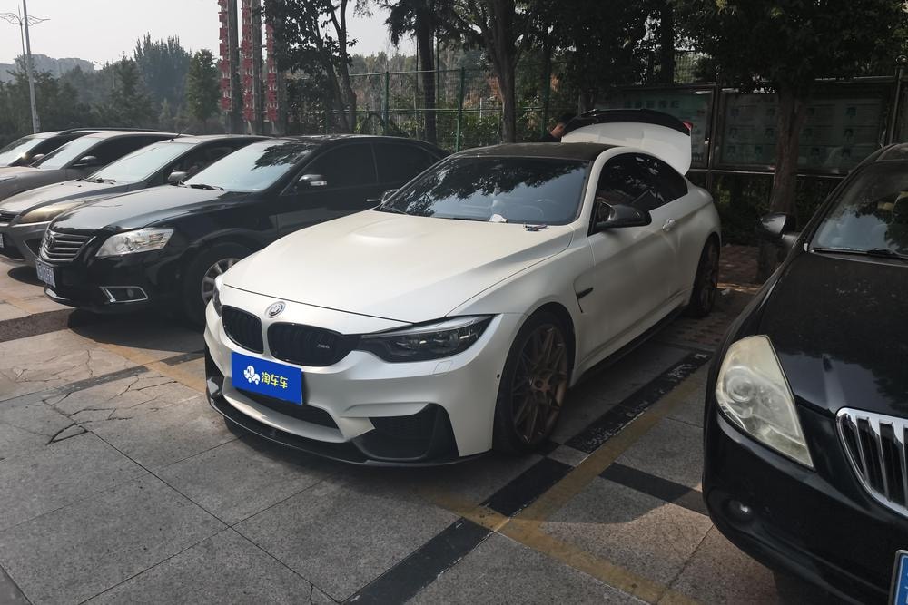 BMW M4 2019 — фото автомобиля 1