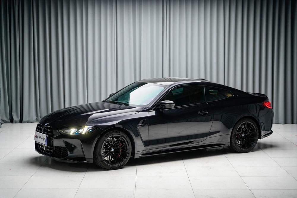 BMW M4 2024 — фото автомобиля 1