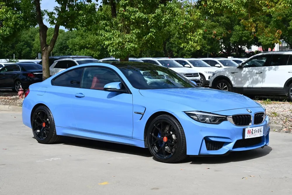 BMW M4 2017 — фото автомобиля