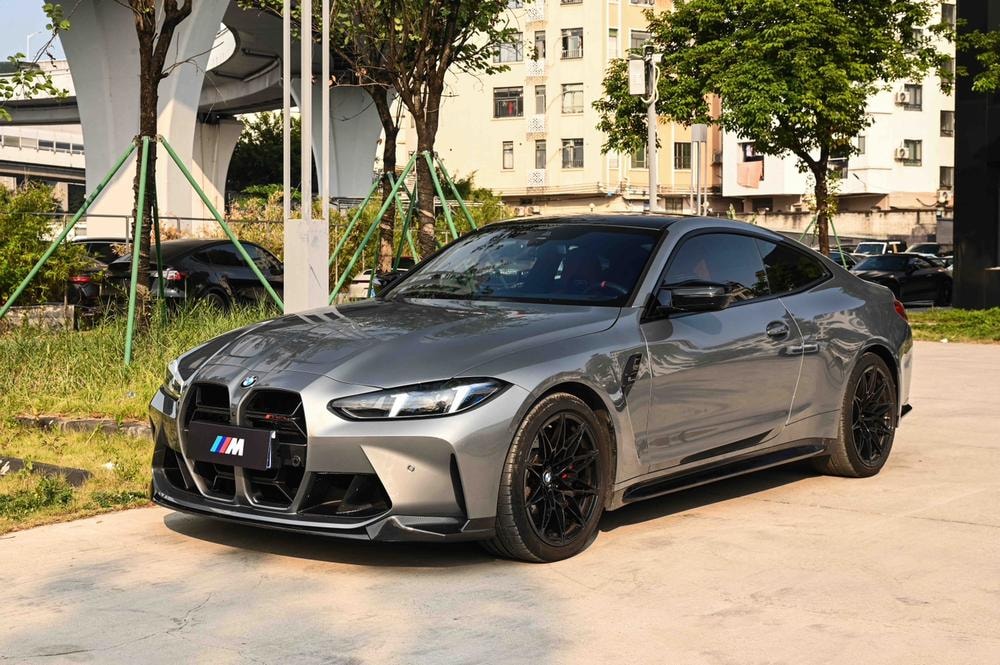 BMW M4 2024 — фото автомобиля 1