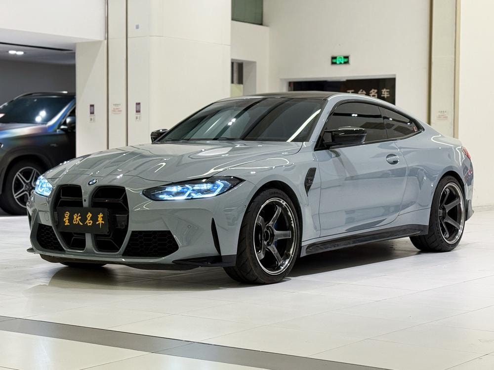 BMW M4 2023 — фото автомобиля