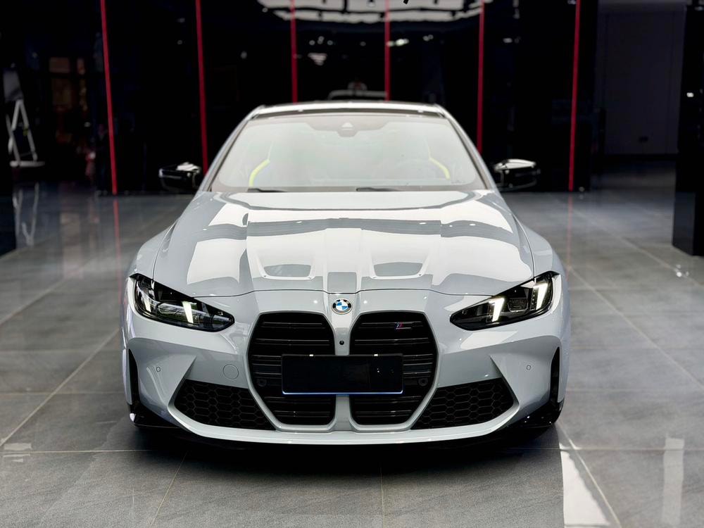 BMW M4 2024 — фото автомобиля 1