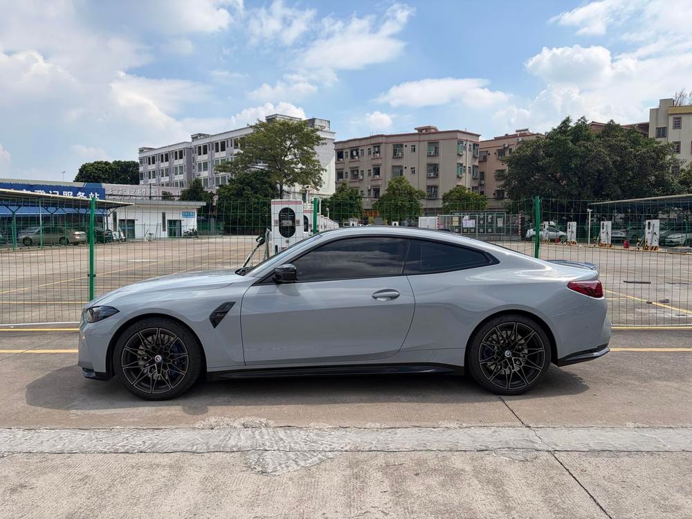 BMW M4 2024 — фото автомобиля 1