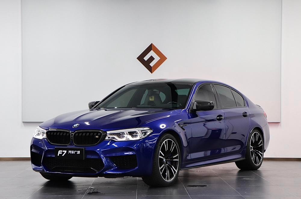 BMW M5 2018 — фото автомобиля