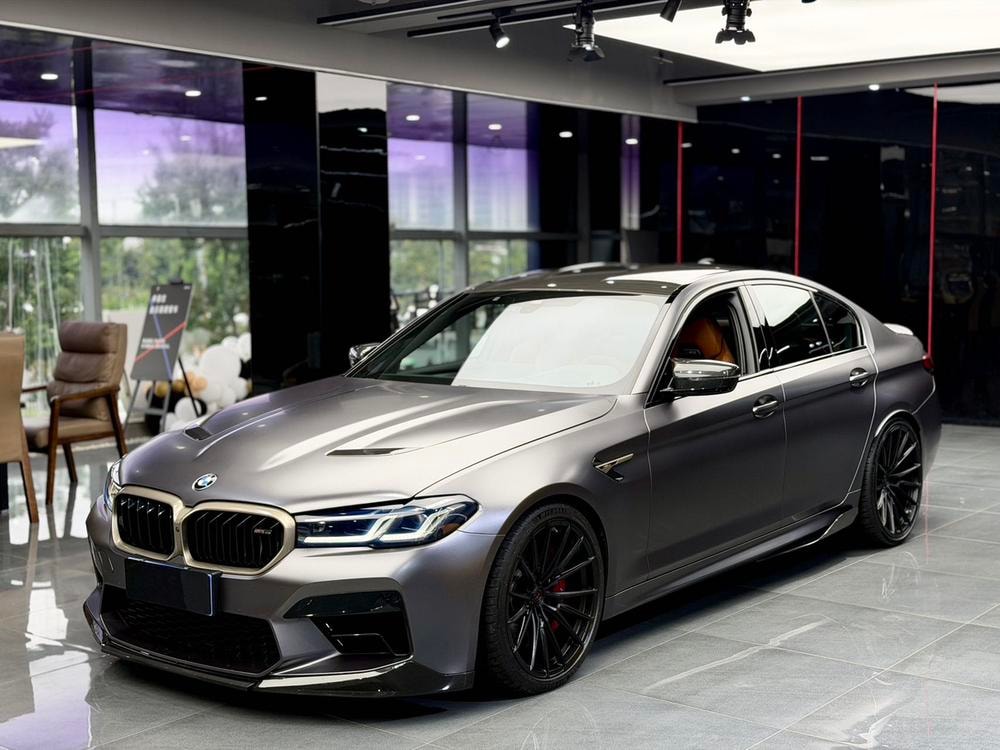BMW M5 2021 — фото автомобиля