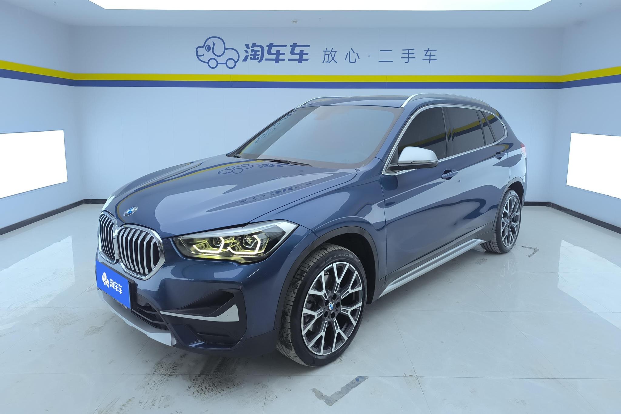 BMW X1 2021 — фото автомобиля 1