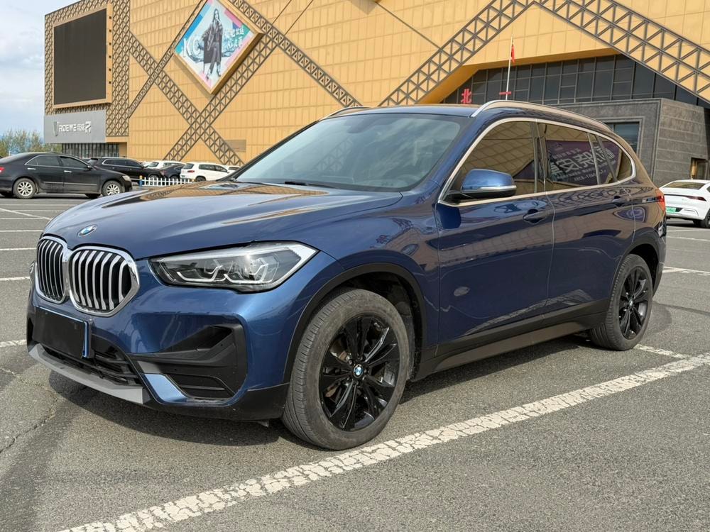 BMW X1 2022 — фото автомобиля 1