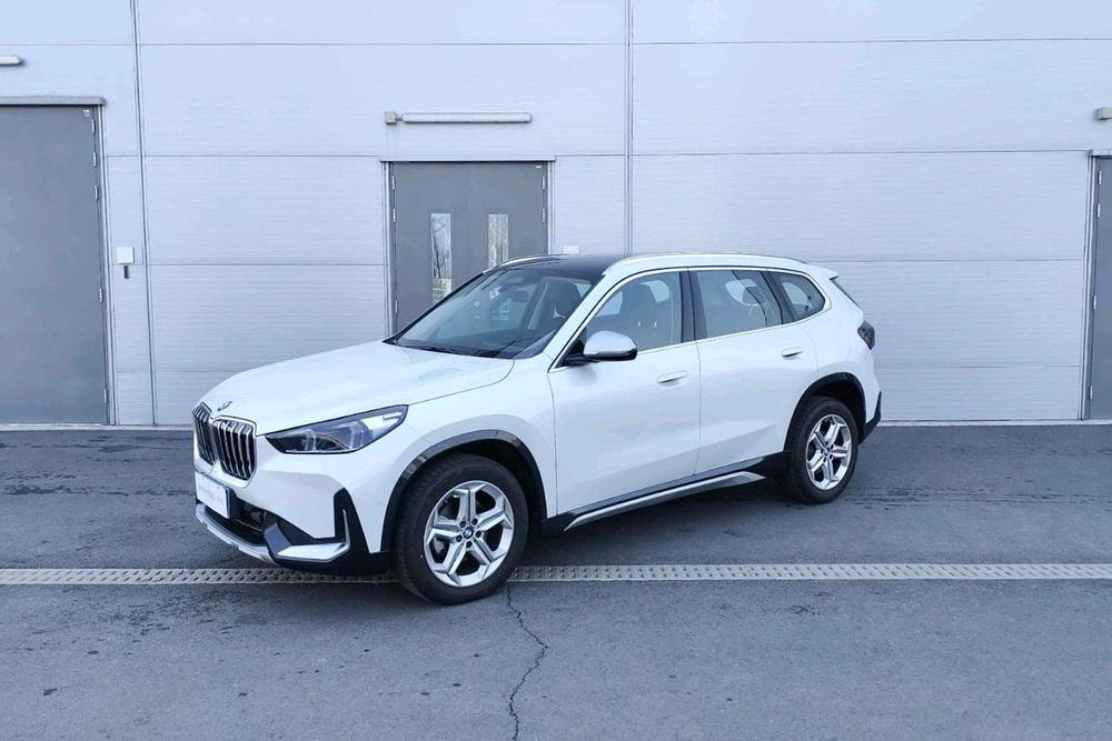 BMW X1 2023 — фото автомобиля 1