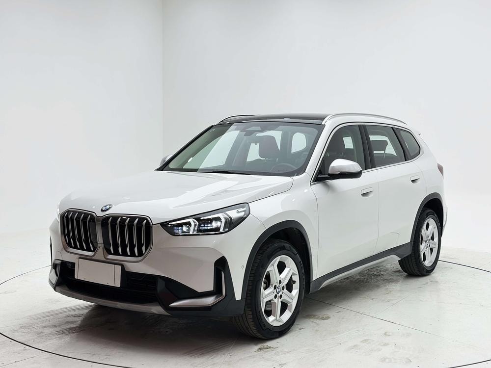 BMW X1 2023 — фото автомобиля 1