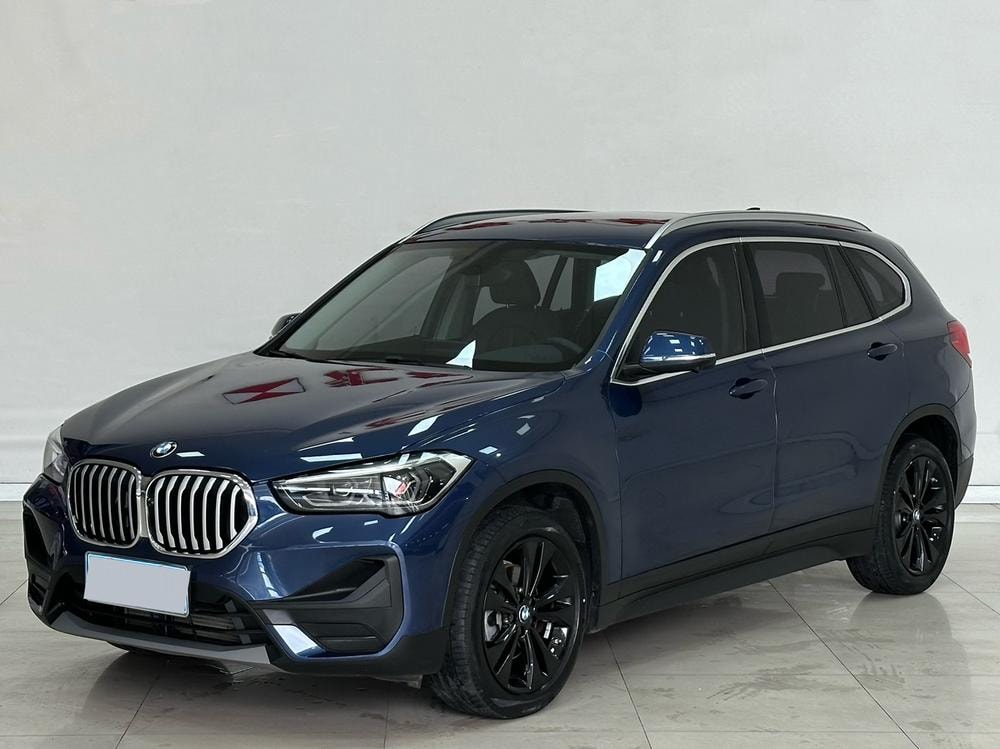 BMW X1 2021 — фото автомобиля 1
