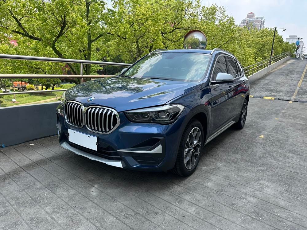 BMW X1 2021 — фото автомобиля 1