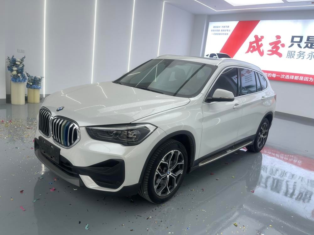 BMW X1 2022 — фото автомобиля 1