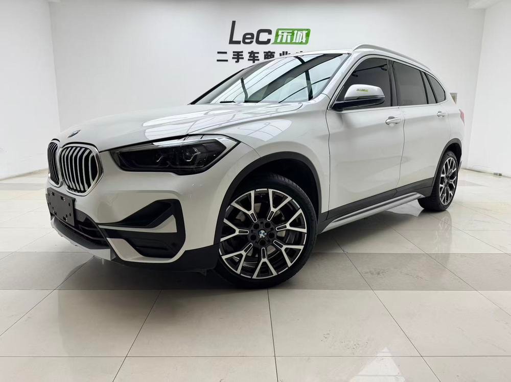 BMW X1 2021 — фото автомобиля 1