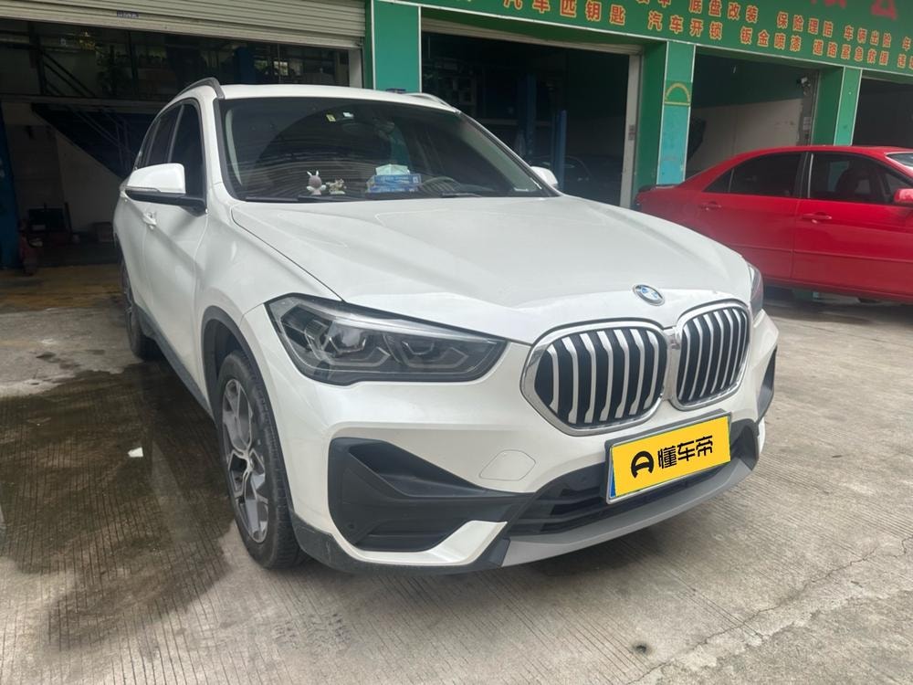 BMW X1 2022 — фото автомобиля