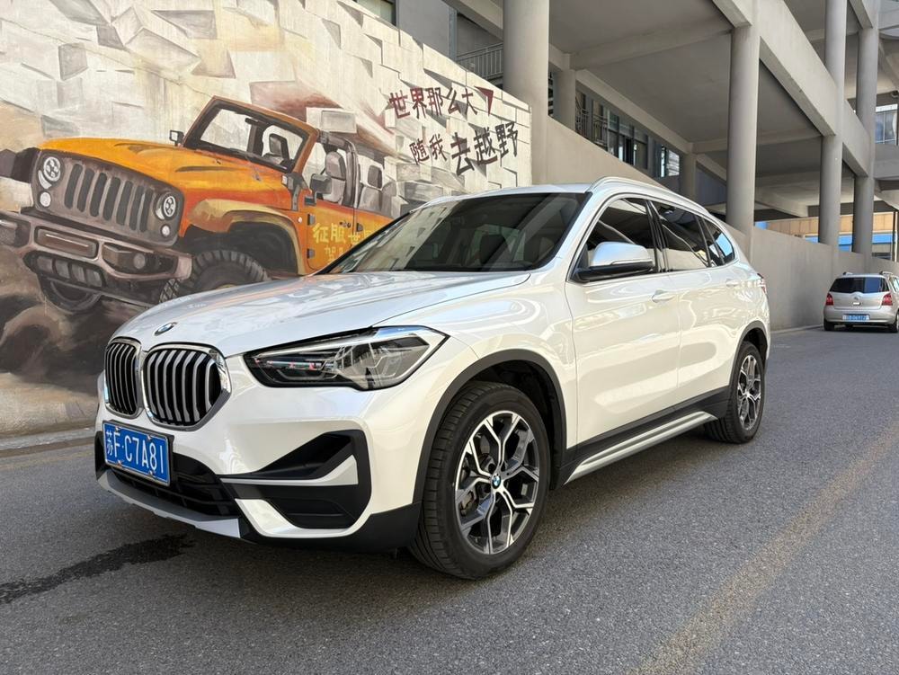 BMW X1 2022 — фото автомобиля 1