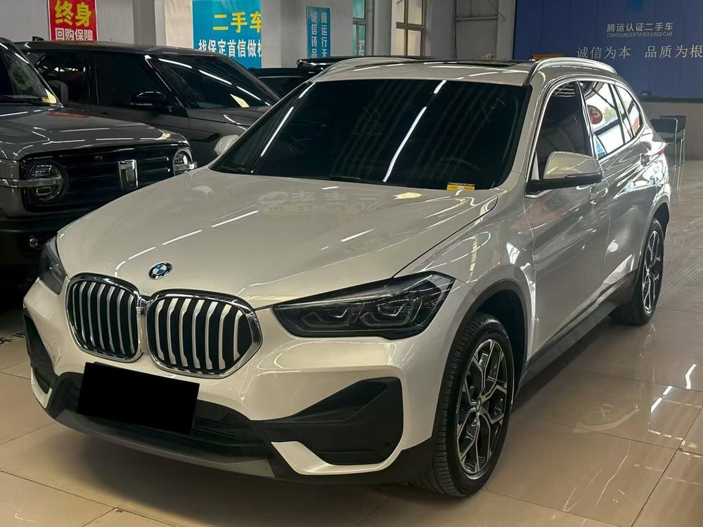 BMW X1 2022 — фото автомобиля 1