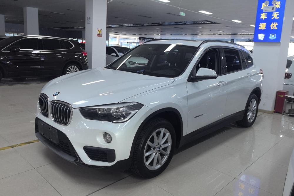 BMW X1 2018 — фото автомобиля 1
