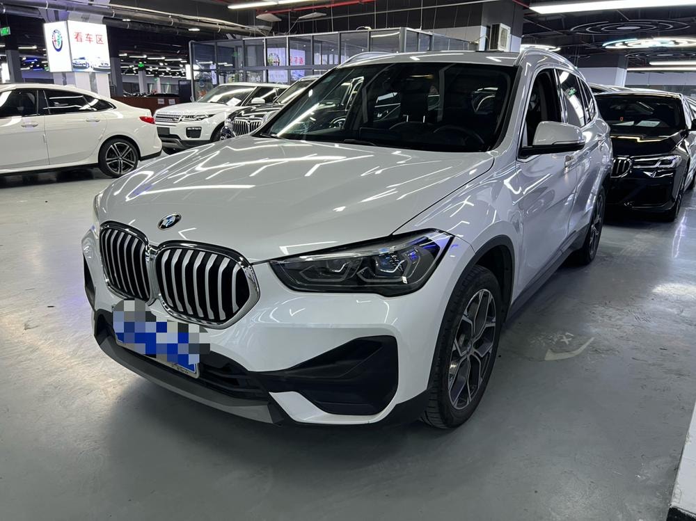 BMW X1 2022 — фото автомобиля 1