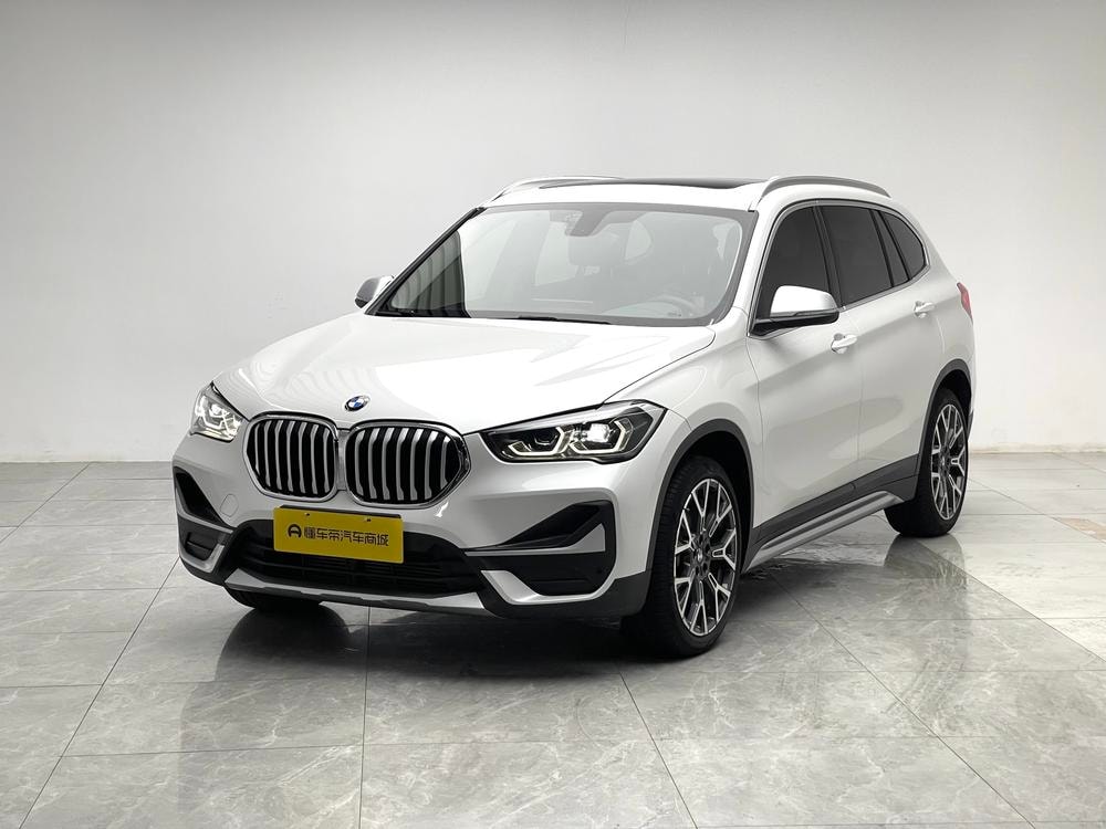 BMW X1 2021 — фото автомобиля