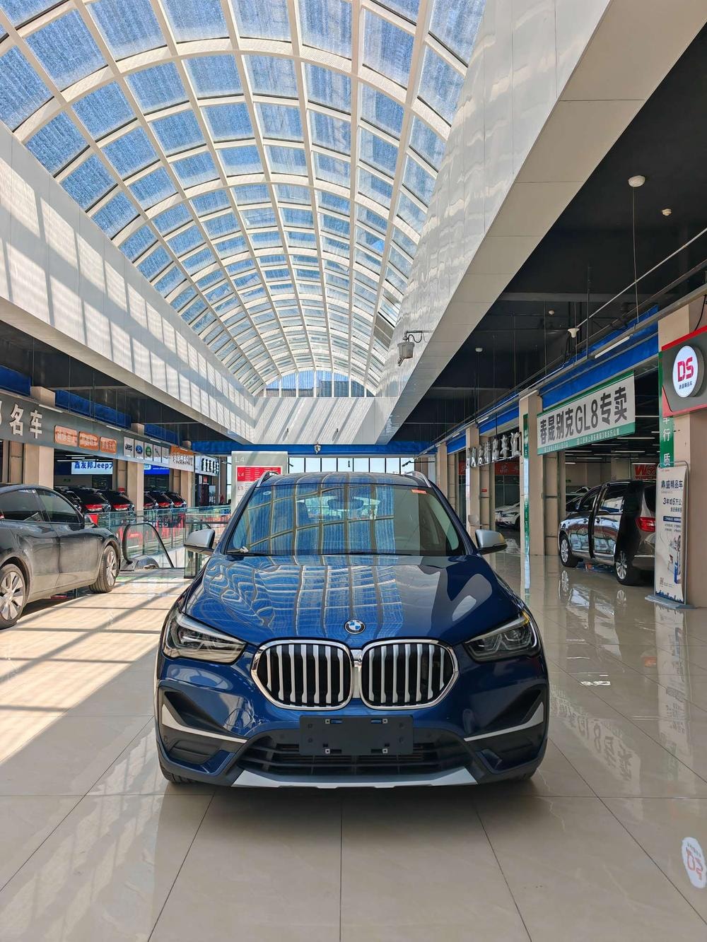 BMW X1 2020 — фото автомобиля