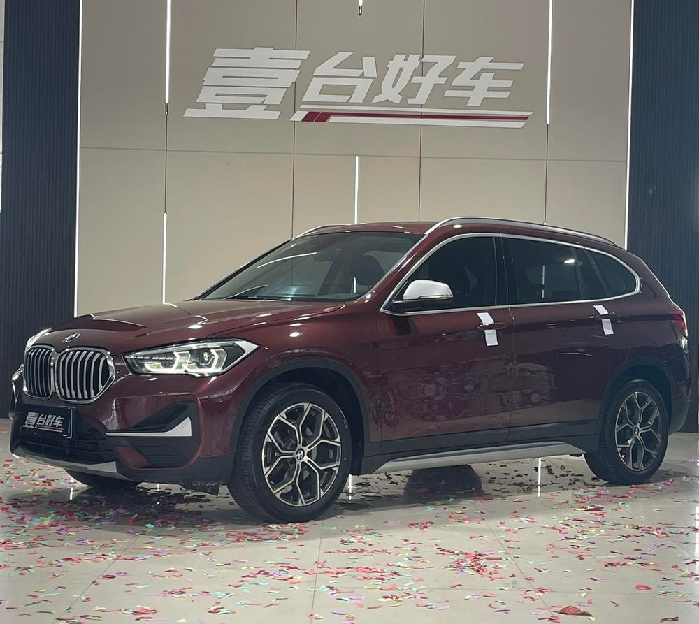 BMW X1 2022 — фото автомобиля 1