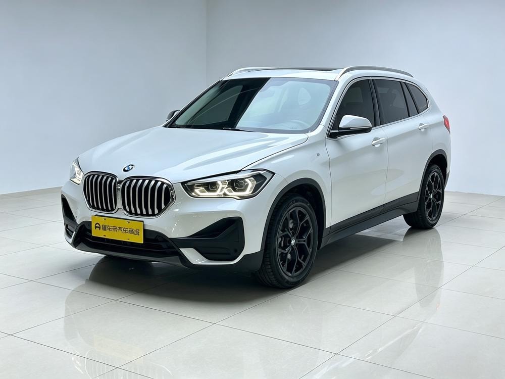 BMW X1 2022 — фото автомобиля