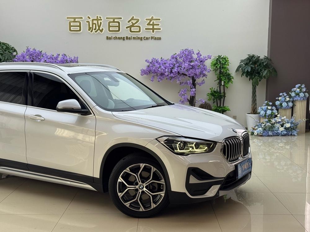 BMW X1 2022 — фото автомобиля 1