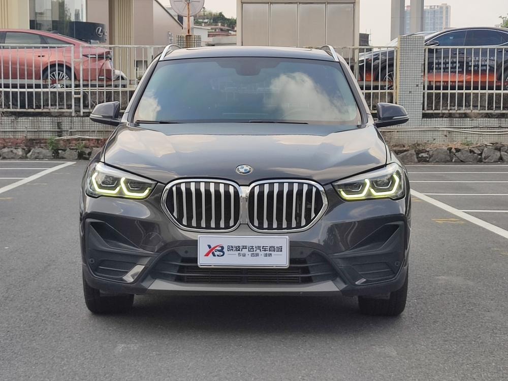 BMW X1 2022 — фото автомобиля