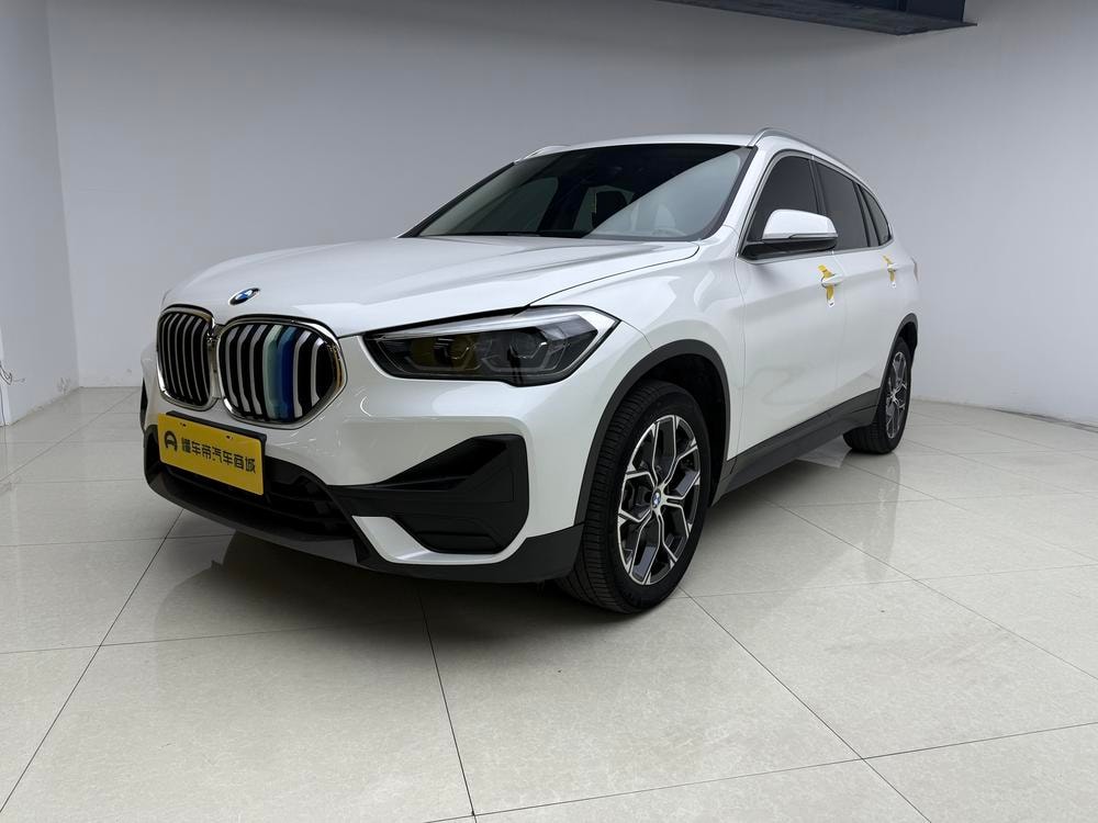 BMW X1 2020 — фото автомобиля 1