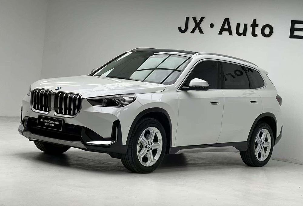 BMW X1 2023 — фото автомобиля 1