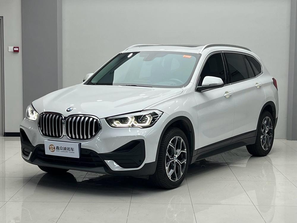 BMW X1 2022 — фото автомобиля