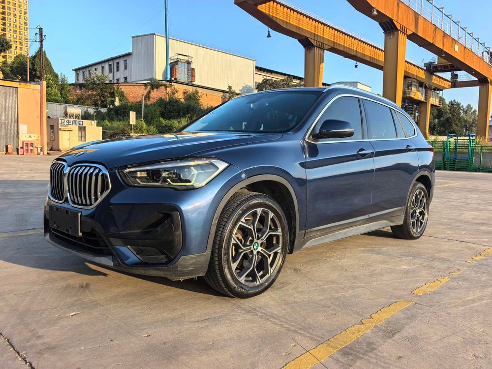 BMW X1 2021 — фото автомобиля