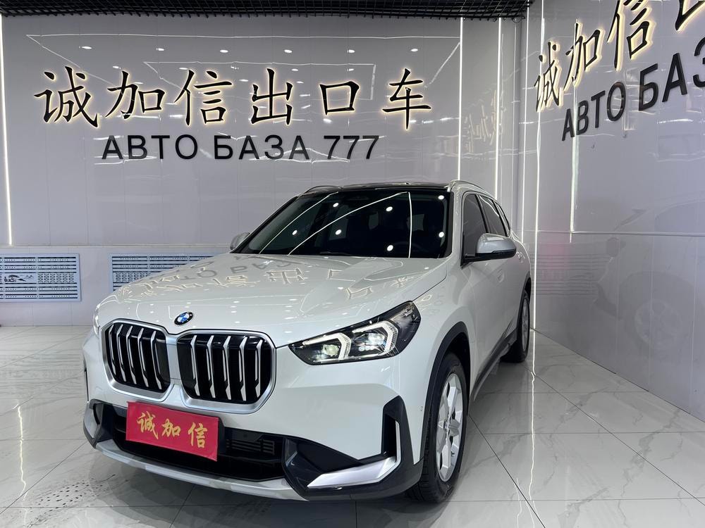 BMW X1 2023 — фото автомобиля 1