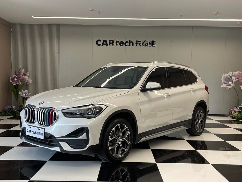 BMW X1 2021 — фото автомобиля 1