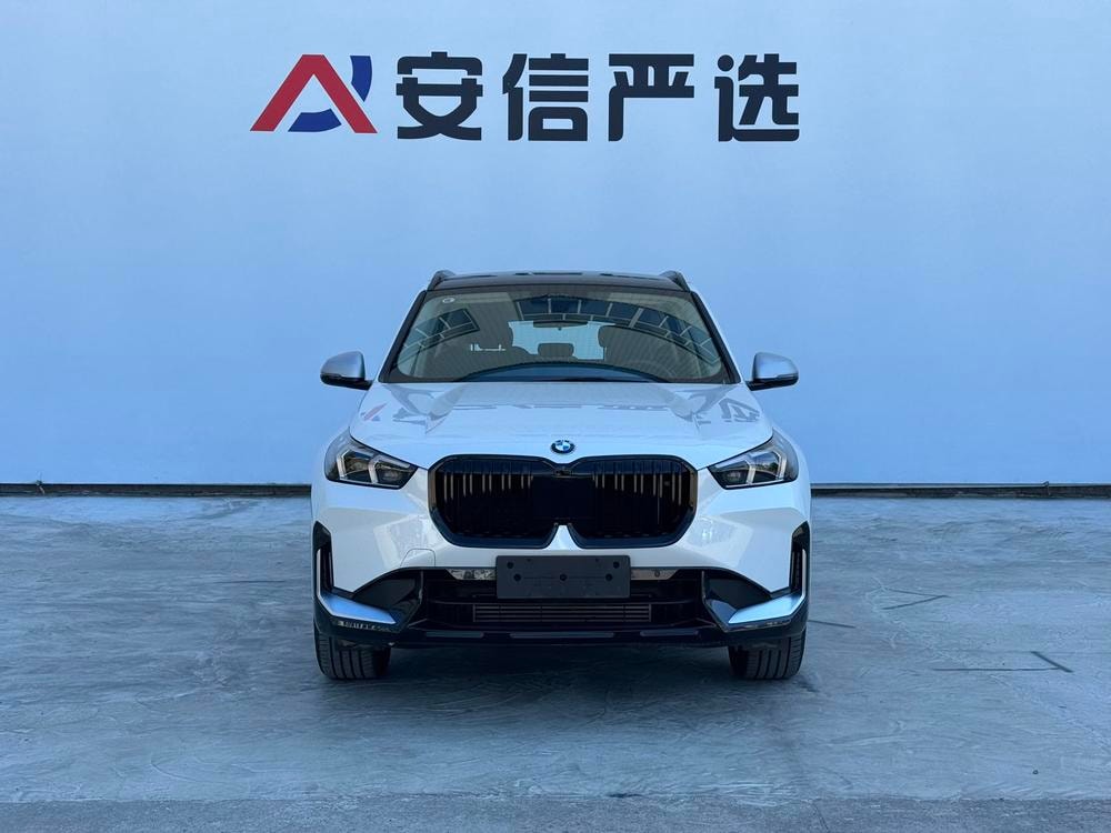 BMW X1 2023 — фото автомобиля 1