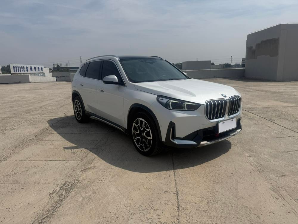 BMW X1 2023 — фото автомобиля 1