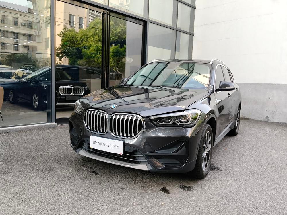 BMW X1 2022 — фото автомобиля 1