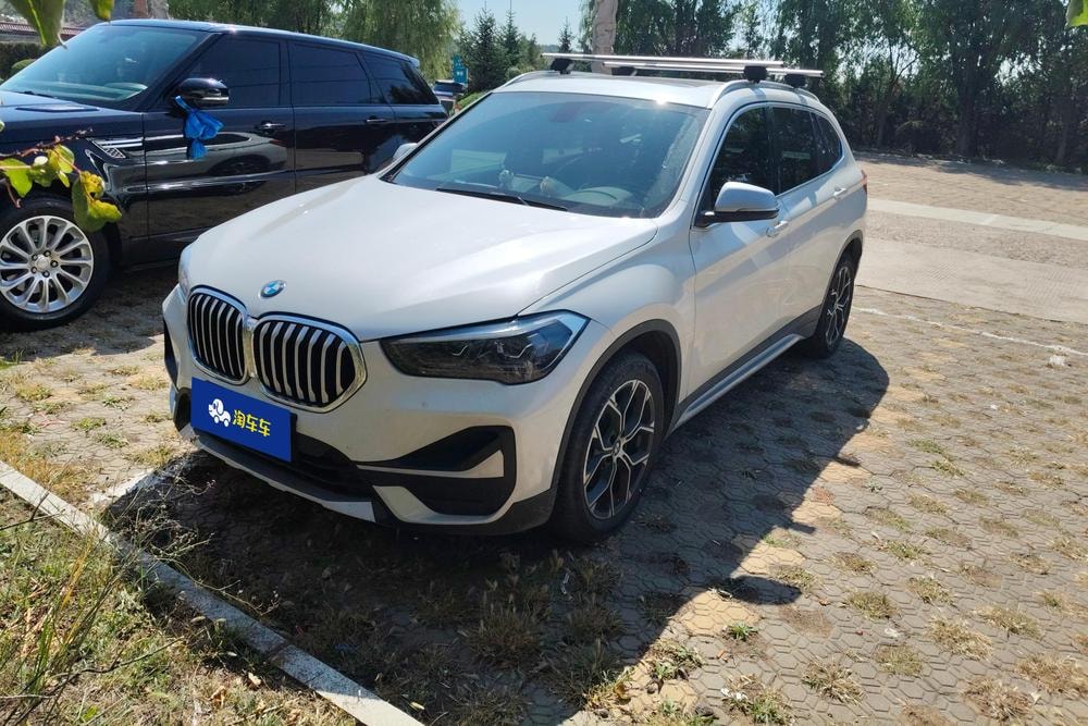 BMW X1 2021 — фото автомобиля 1