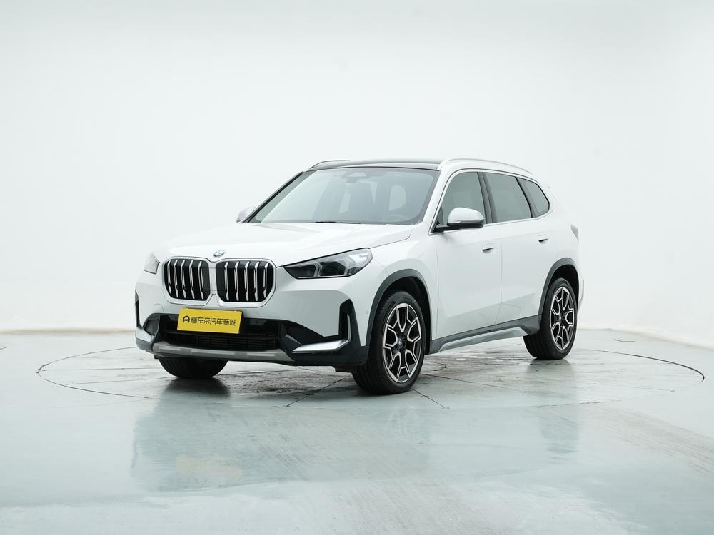 BMW X1 2023 — фото автомобиля 1