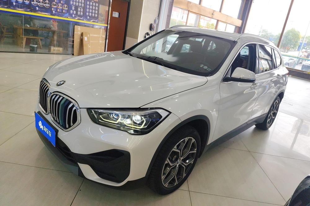 BMW X1 2020 — фото автомобиля 1