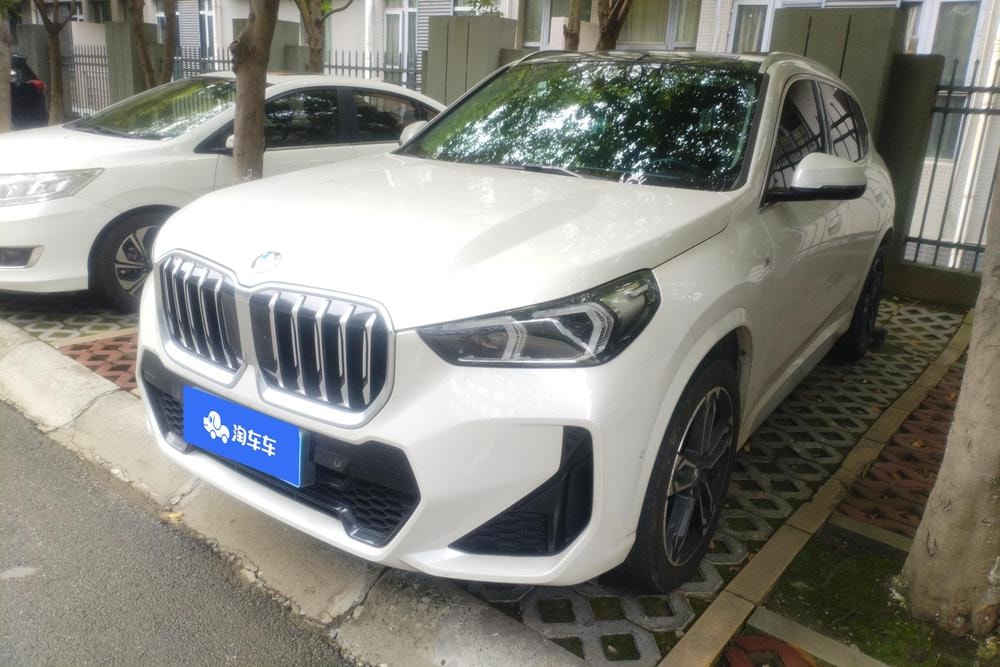 BMW X1 2023 — фото автомобиля 1