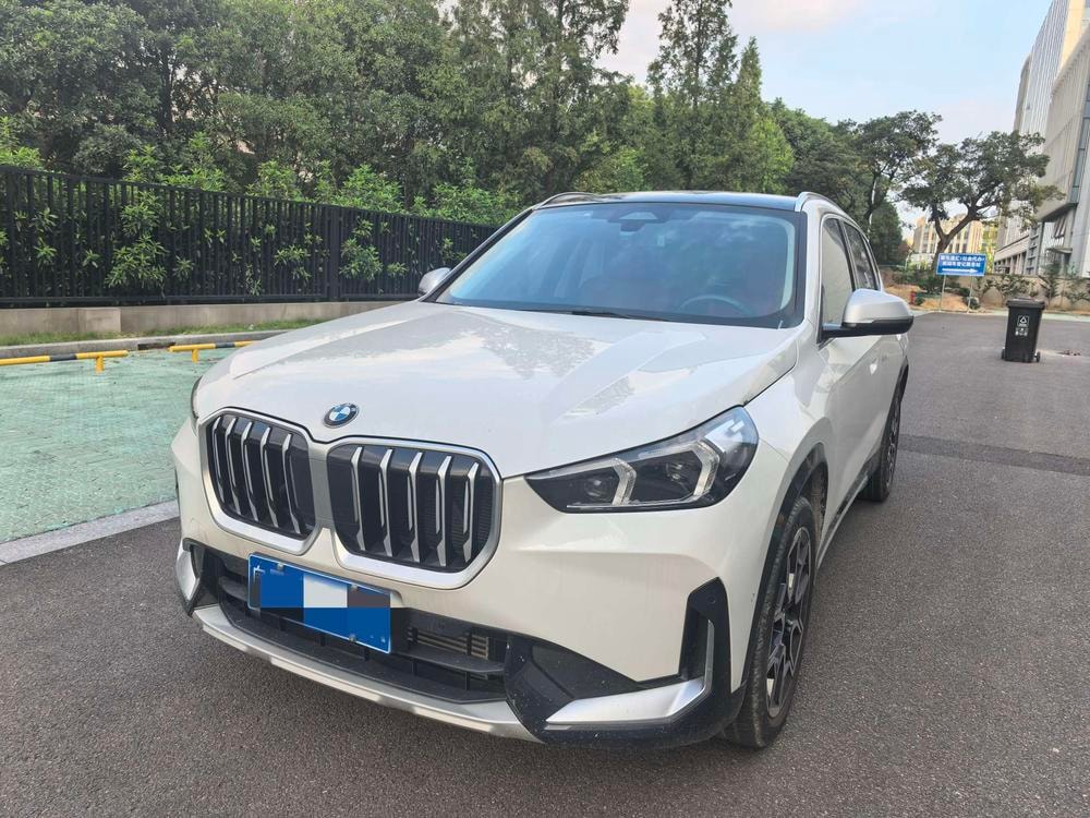 BMW X1 2023 — фото автомобиля 1
