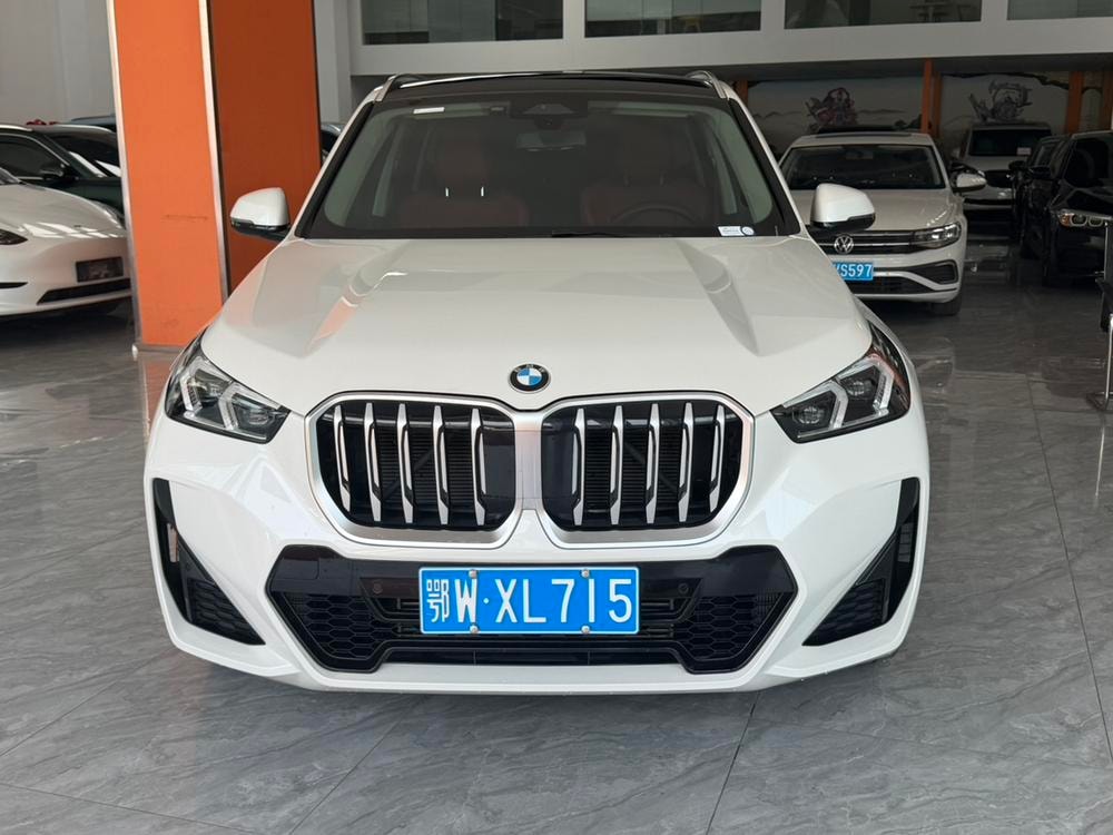 BMW X1 2023 — фото автомобиля 1