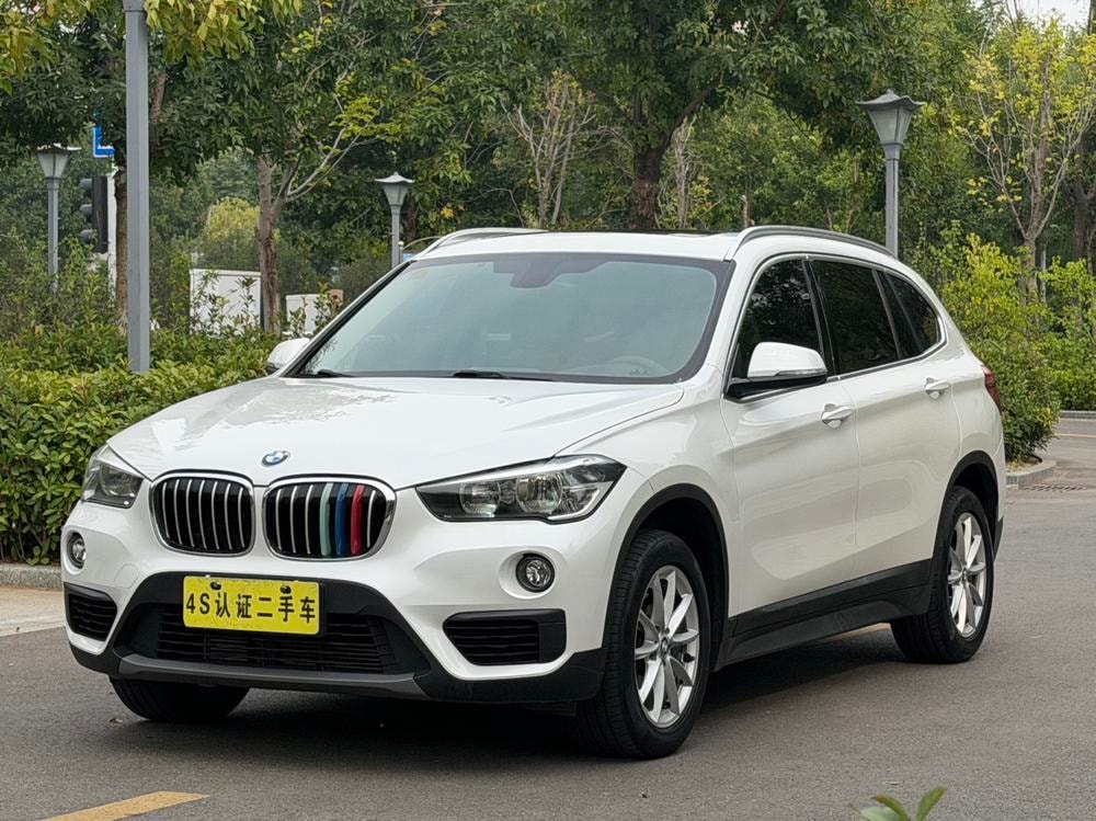 BMW X1 2018 — фото автомобиля