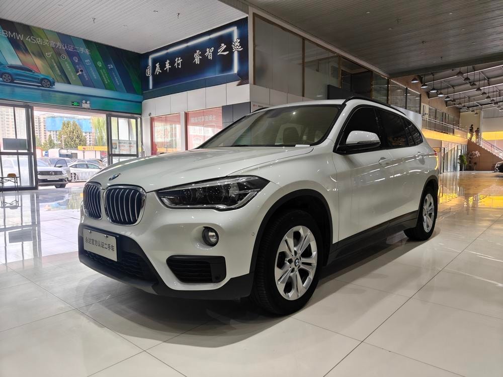BMW X1 2016 — фото автомобиля 1