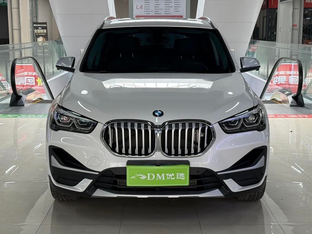 BMW X1 2022 — фото автомобиля