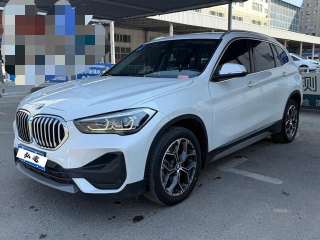 BMW X1 2021 — фото автомобиля 1