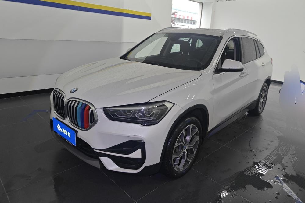 BMW X1 2022 — фото автомобиля