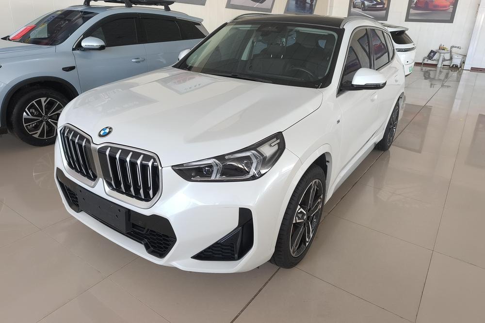 BMW X1 2023 — фото автомобиля 1